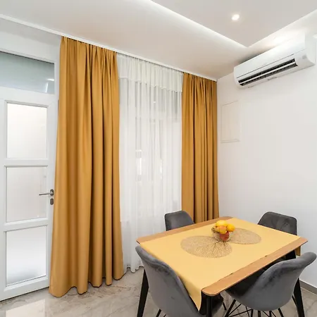 Sea Apartment *